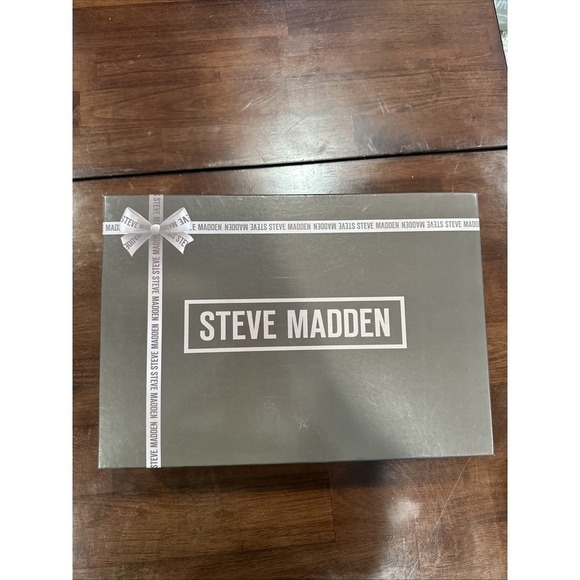 Steve Madden Multi Piece Gift Set Zip Around Wallet,knit Scarf Timeless Taupe - Picture 4 of 4